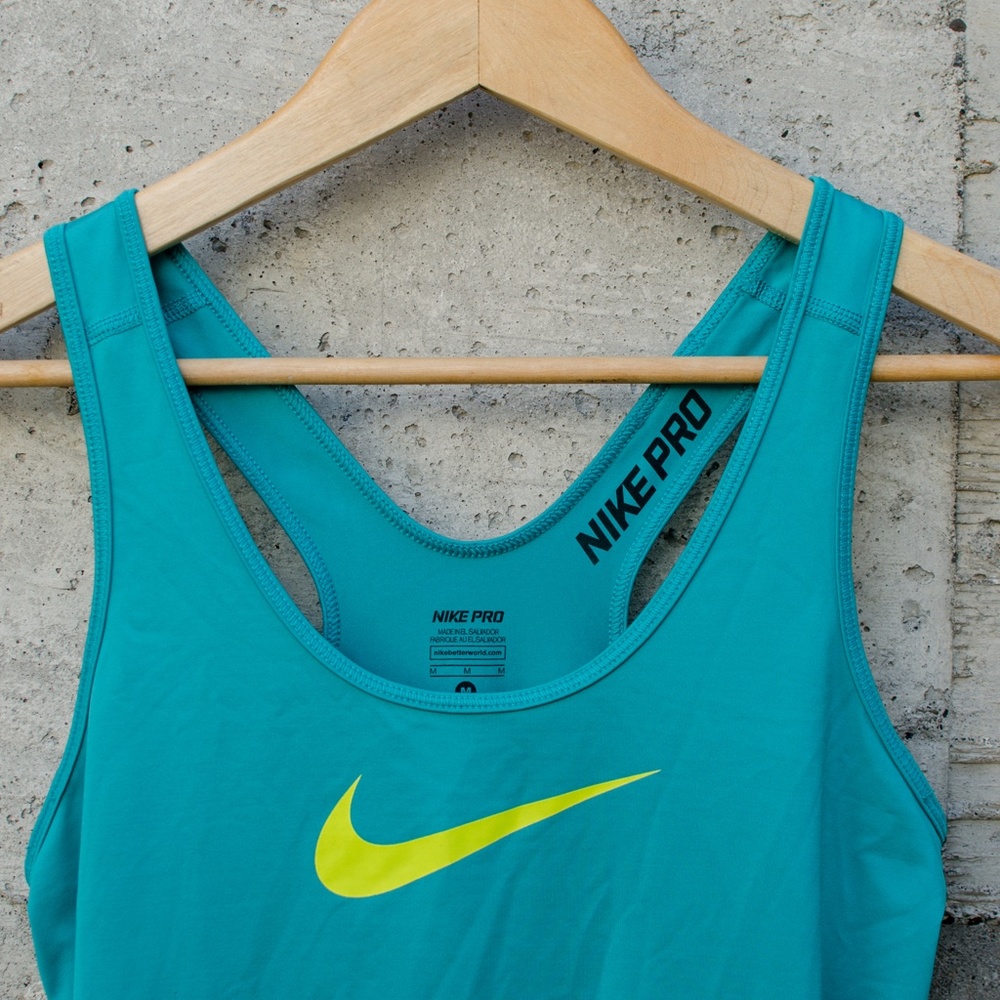 Nike Work Out Tank Top - Picture 2 of 4